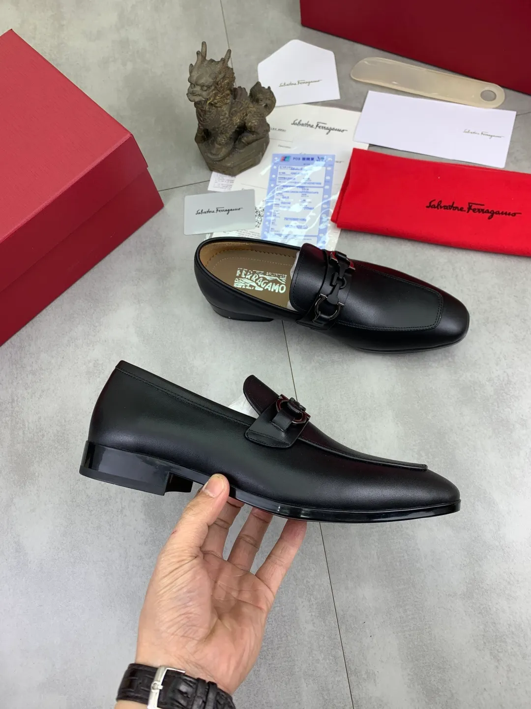 Men's men's shoes 💰P600💰[New model] High quality water-dyed cowhide 🆘[Salvatore Ferragamo] Ferragamo's latest casual business leather shoes for men! Listed simultaneously! The fabric is made of specially imported original calfskin, and the interior is made of imported water-dyed cowhide. It is absolutely luxurious and leads the fashion trend. High-end rubber outsole, size: 38-44 (45 and 46 can be customized) 5️⃣ colors available